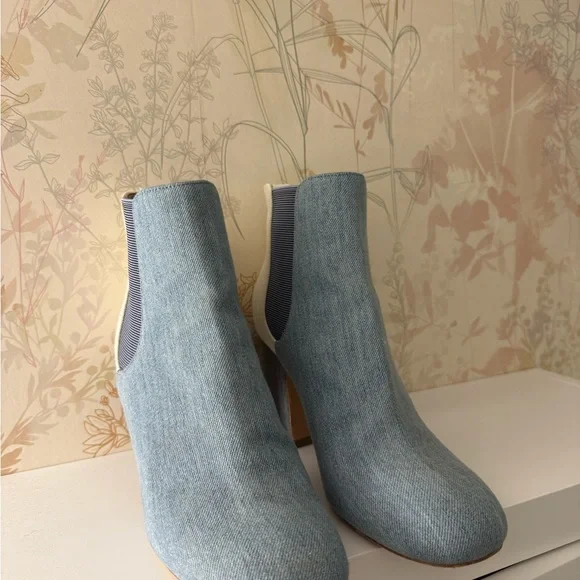 Gorgeous Denim and Cream Ankle Booties - Made in Italy - Picture 3 of 5